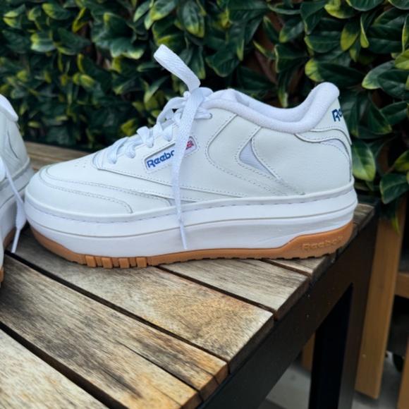 Women's White Reebok Classics - Picture 4 of 11
